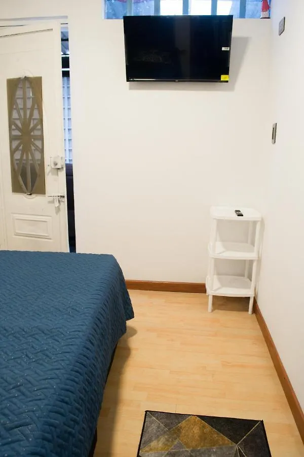 Hostal Lucas Corferias - Habitaciones Privadas Bogotá Pensión
