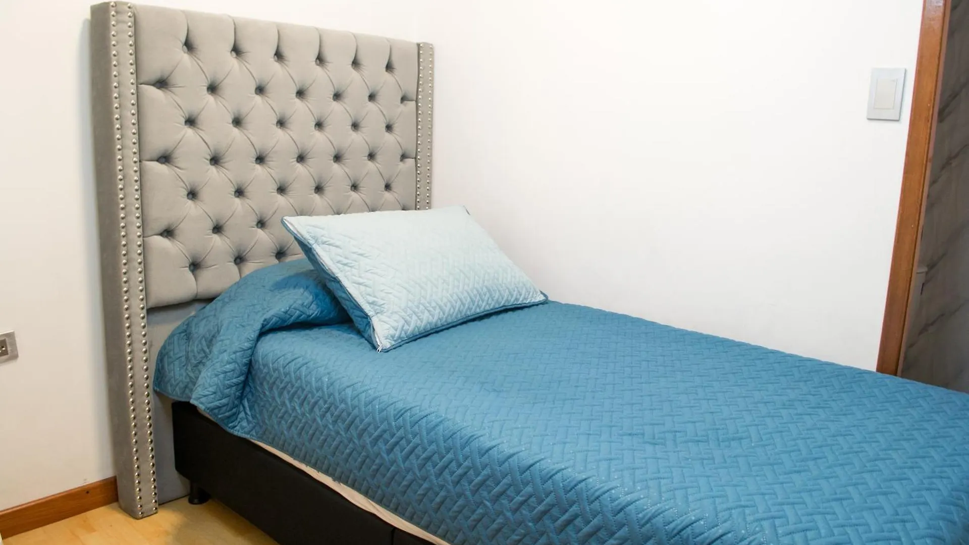 Pensión Hostal Lucas Corferias - Habitaciones Privadas Bogotá