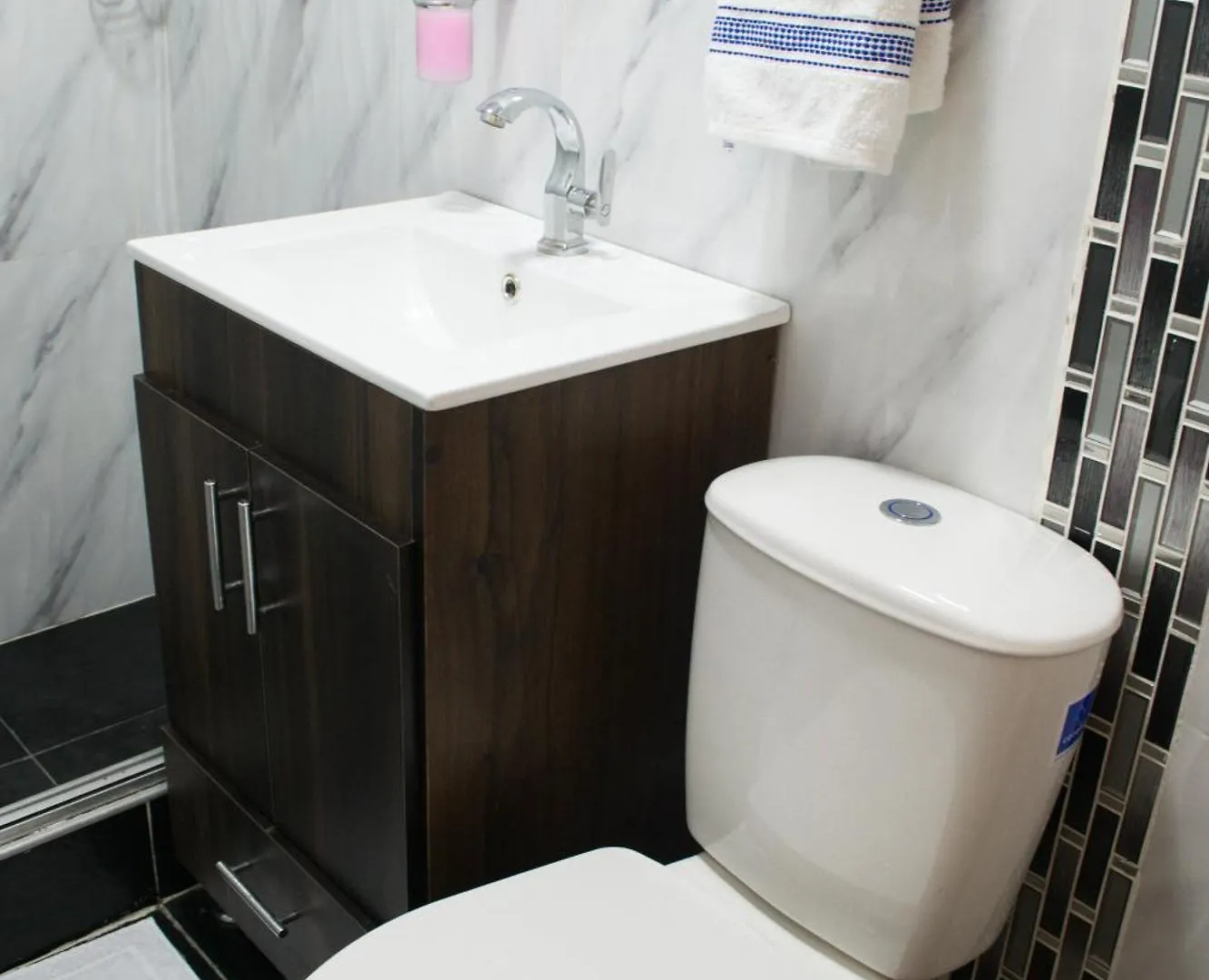 Hostal Lucas Corferias - Habitaciones Privadas بوغوتا